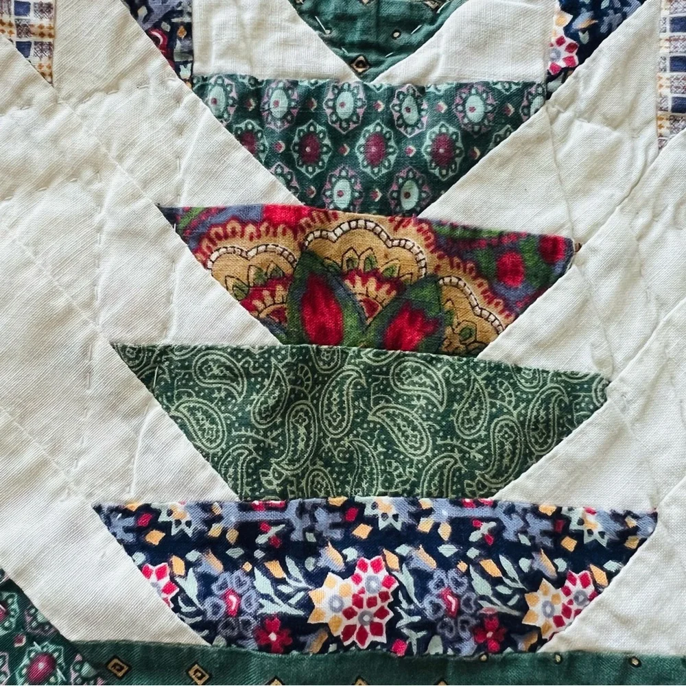 Vintage Pineapple Pattern Cotton Quilt – 100” x 90” Queen/King.
